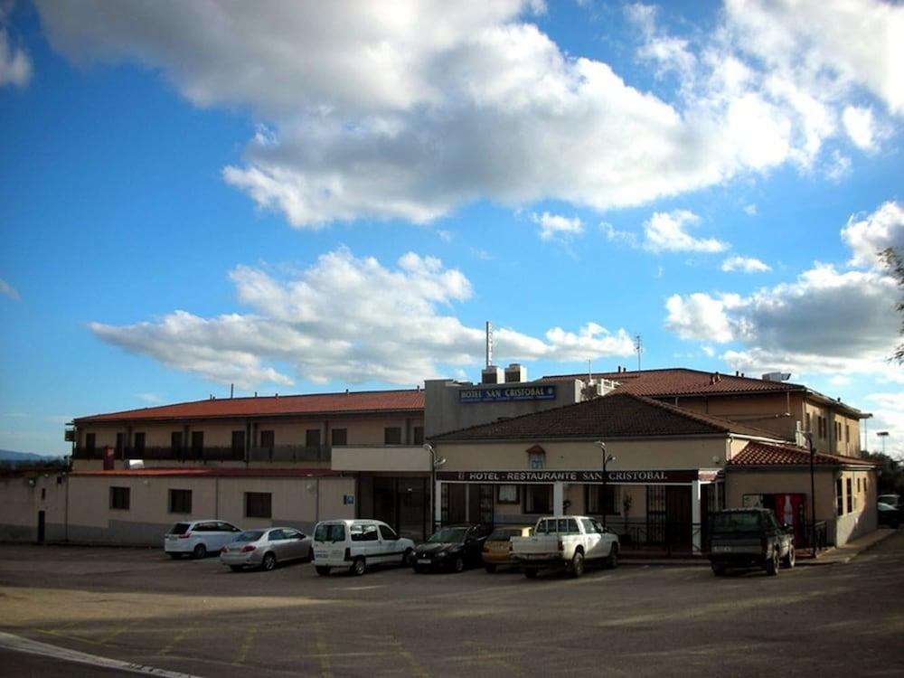 Hotel San Cristobal Coria Exterior foto