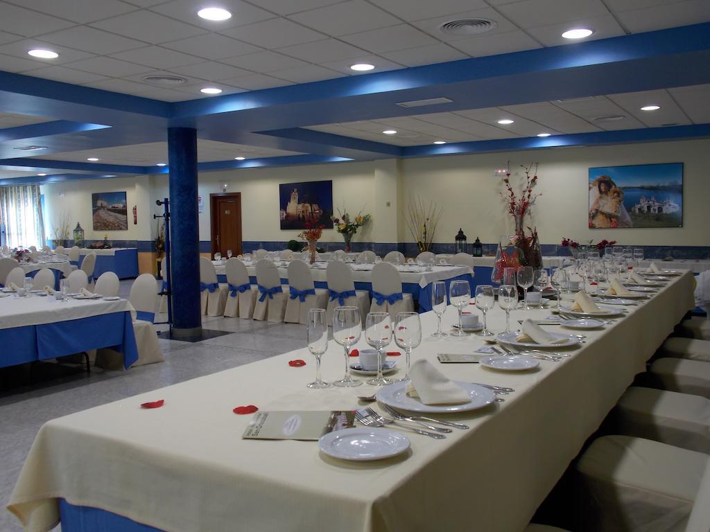 Hotel San Cristobal Coria Exterior foto